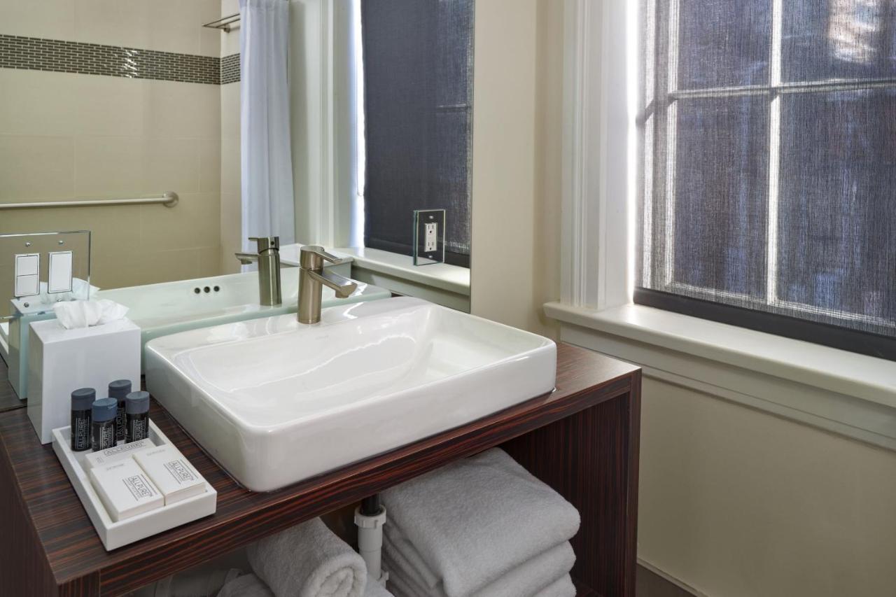 The Tremont House, Galveston, A Tribute Portfolio Hotel Екстериор снимка